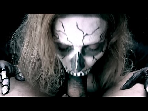 ❤️ Ragazza demone che succhia il cazzo con la sua bocca nera e ingoia lo sperma ❤️❌ Video di sessoal it.porngifer.ru ❌️❤